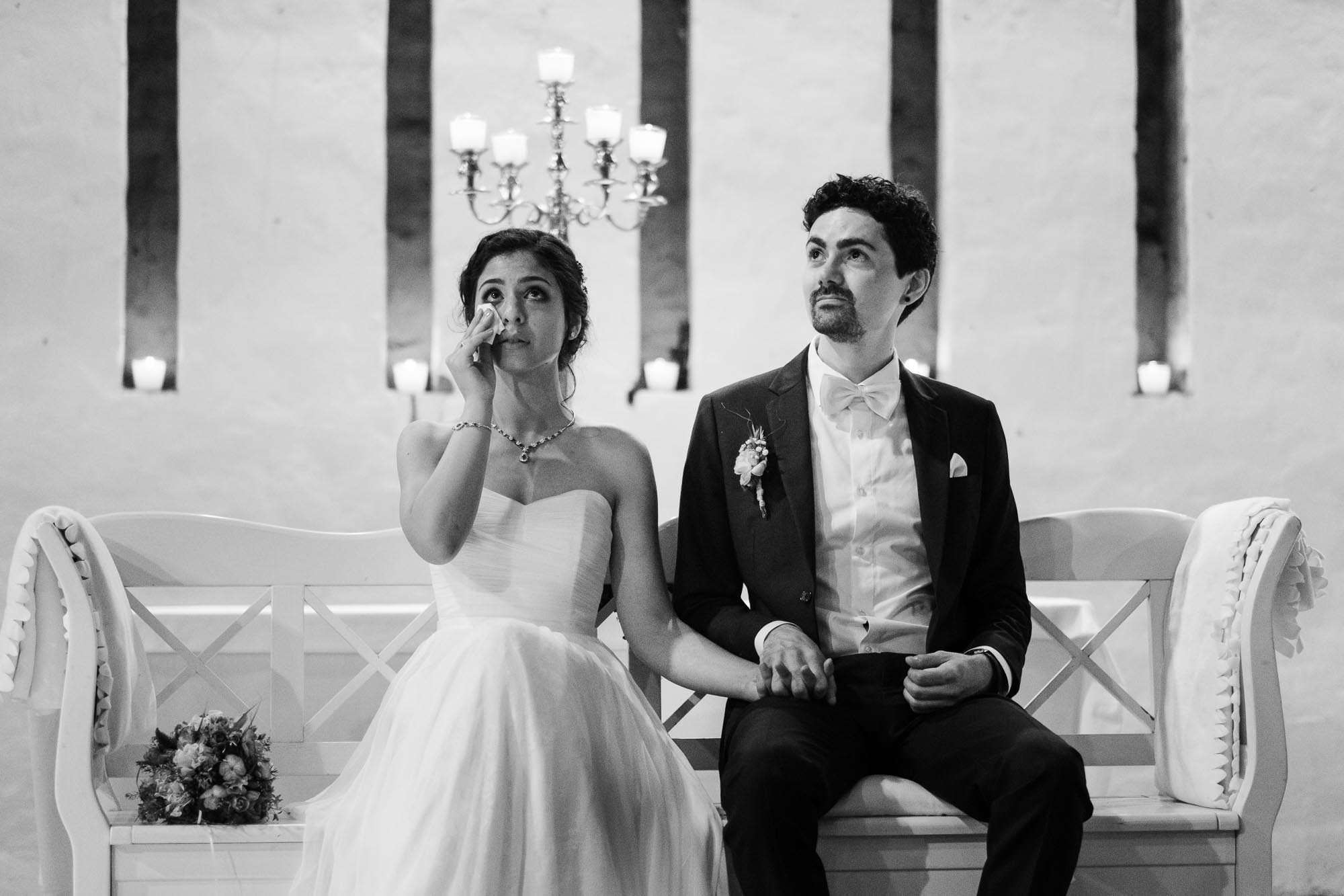 Hochzeitsfotografie Hamburg- Gut Schönau- freie Trauung- Braut weint