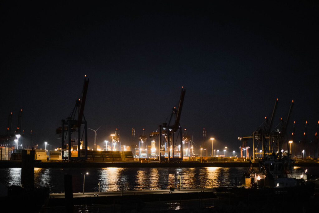 Hochzeitsfotograf Hamburg- Location - Blick auf den Hamburger Hafen