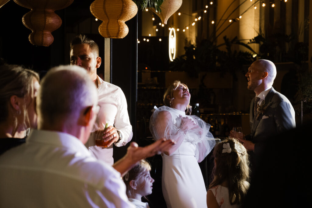 Hochzeitsfotograf Hamburg- Braut auf Dancefloor