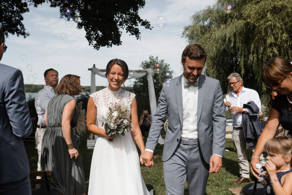 Hochzeitsfotografie Seehotel-Töpferhaus-Freie Trauung- Hochzeitspaar